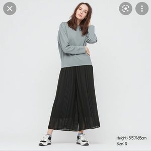 NWT Uniqlo Chiffon Pleated Skirt Pants
